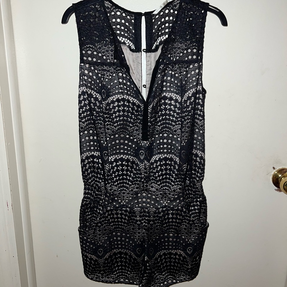 Short romper with pockets
